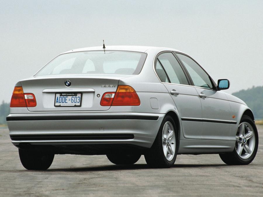  BMW 328i Sedan 1998 года  (US) (фото 1 из 1)